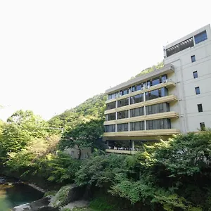 tounosawa-quatre-saisons-hotel.hotelshakone.com/